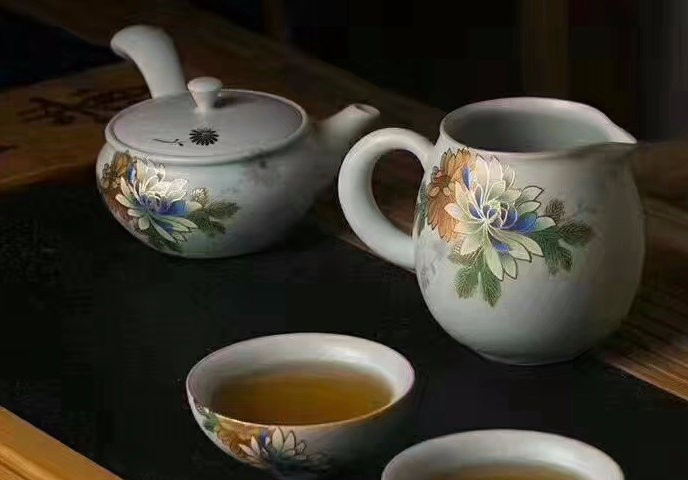 杭州西湖会所转型茶室生意萧条