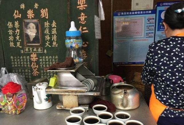 多数人不宜喝凉茶 消暑可饮食疗汤水