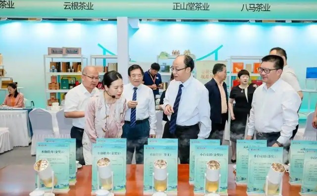 “武夷茶·华夏行”北京夏季品鉴交流活动暨国际茶日福建会客厅·建阳小白茶品牌推介会启幕！