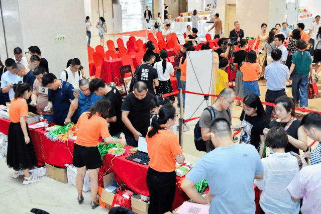 01537e46924b84e17f678f3b80576230.gif 01537e46924b84e17f678f3b80576230.gif